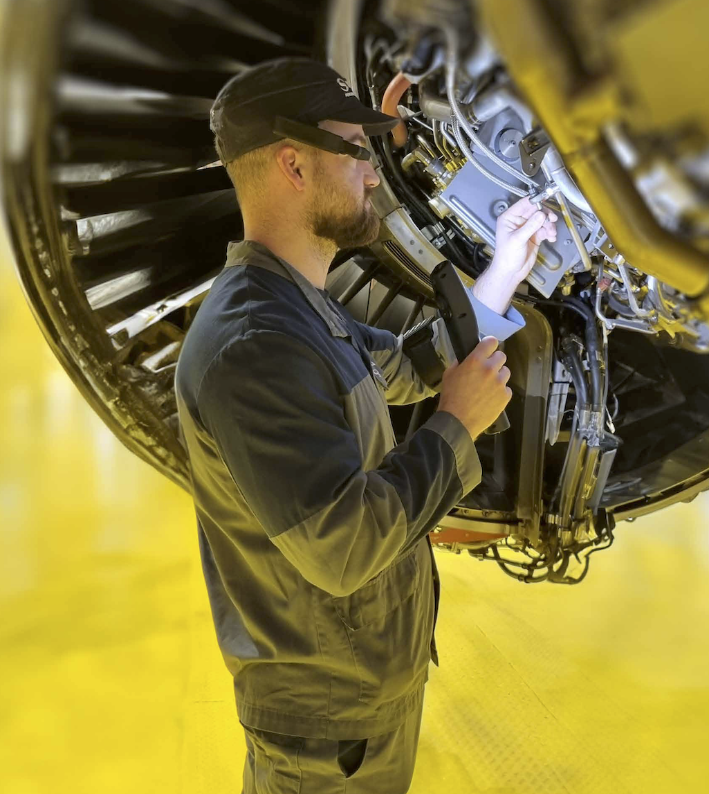 Industrial operator with aRdent